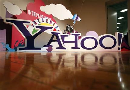 Investment vultures increase pressure on Yahoo CEO